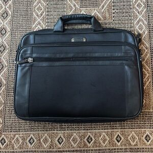 KENNETH COLE REACTION Unisex Black Multi Pocket Laptop Bag